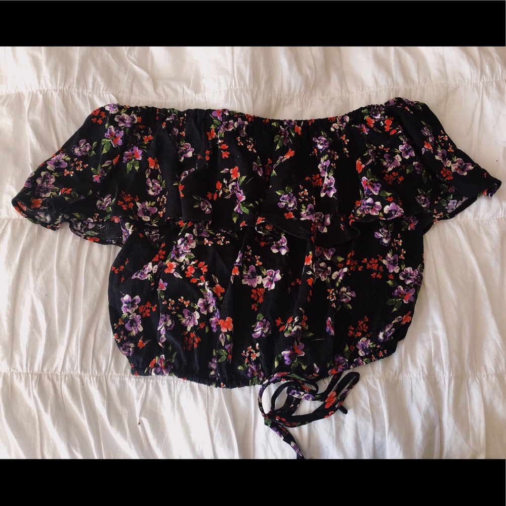 Off the shoulder floral cropped blouse